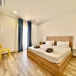 Lovely Retreat Off The Sea Front