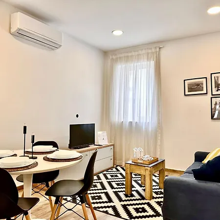 Lovely Retreat Off The Sea Front Apartmán