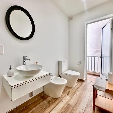 Lovely Retreat Off The Sea Front * Gzira