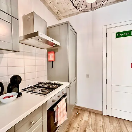 Lovely Retreat Off The Sea Front * Gzira